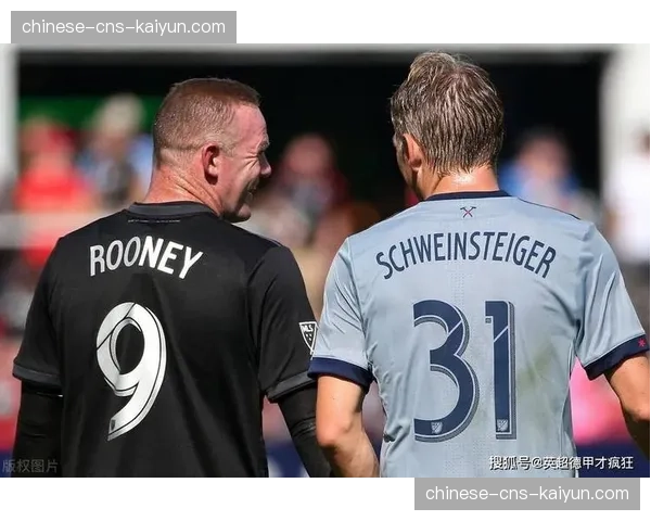 特写：柏林联老将特里梅尔第350次德甲出场，获赠纪念球衣